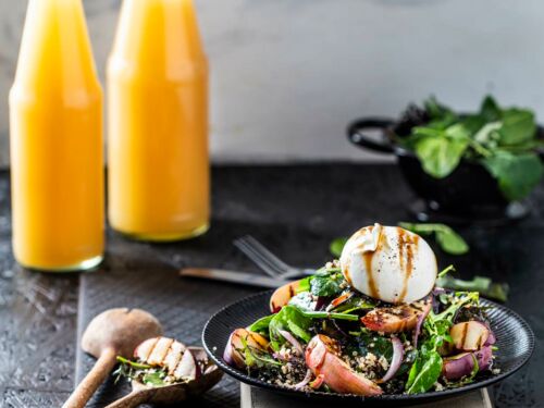 Quinoa-Wildblattsalat mit Apfelsaftdressing